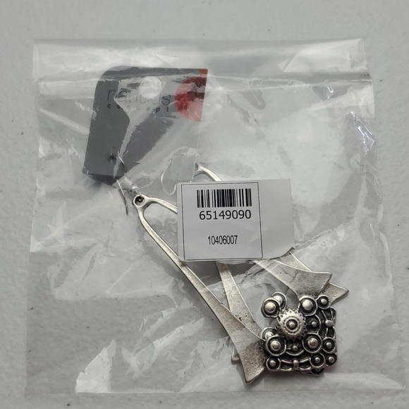 NIP Statement Earrings - Picture 6 of 6